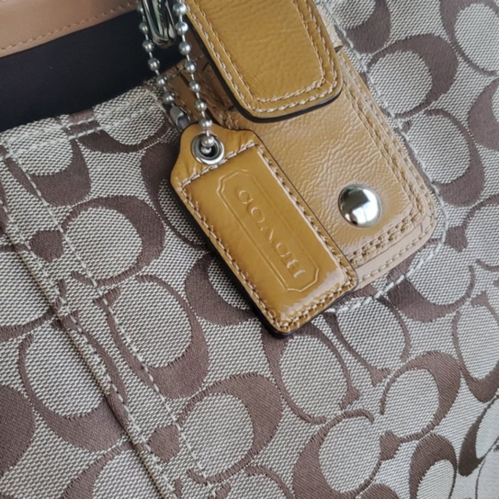 Coach Signature Handbag Style K0893-F13118 - Picture 2 of 4